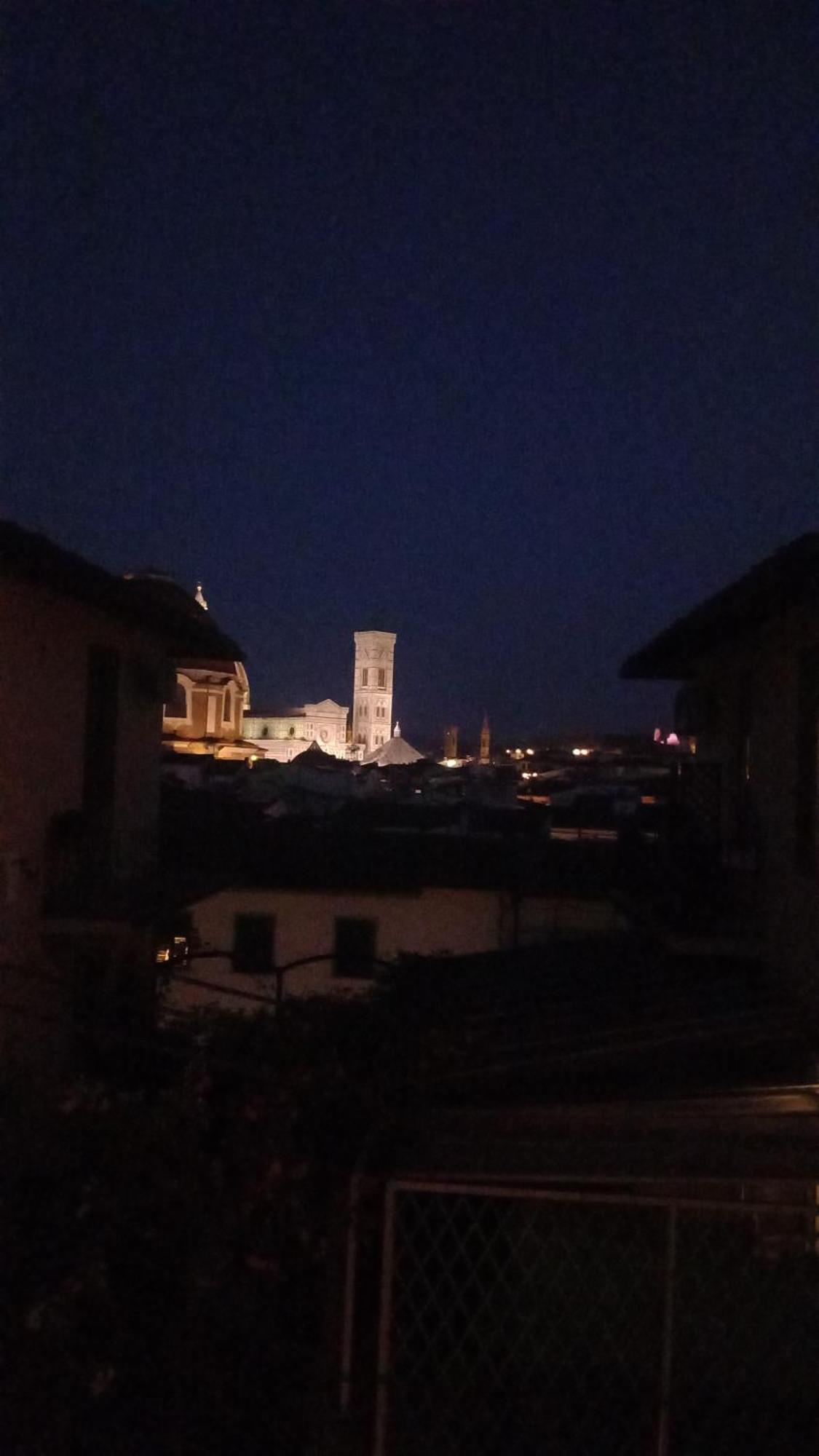 Sweetly In Florencia